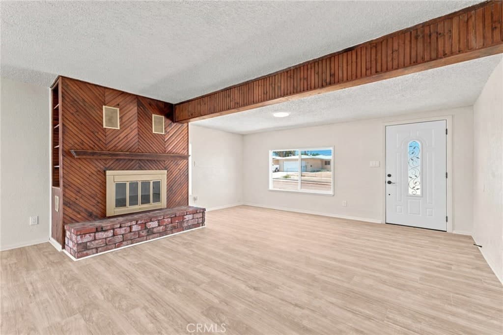 1148 E Virginia Way — property photo 3
