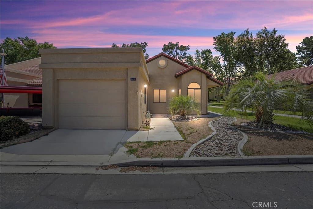 11635 Ash St, Apple Valley
