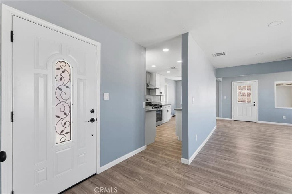 937 E Elizabeth St — property photo 3