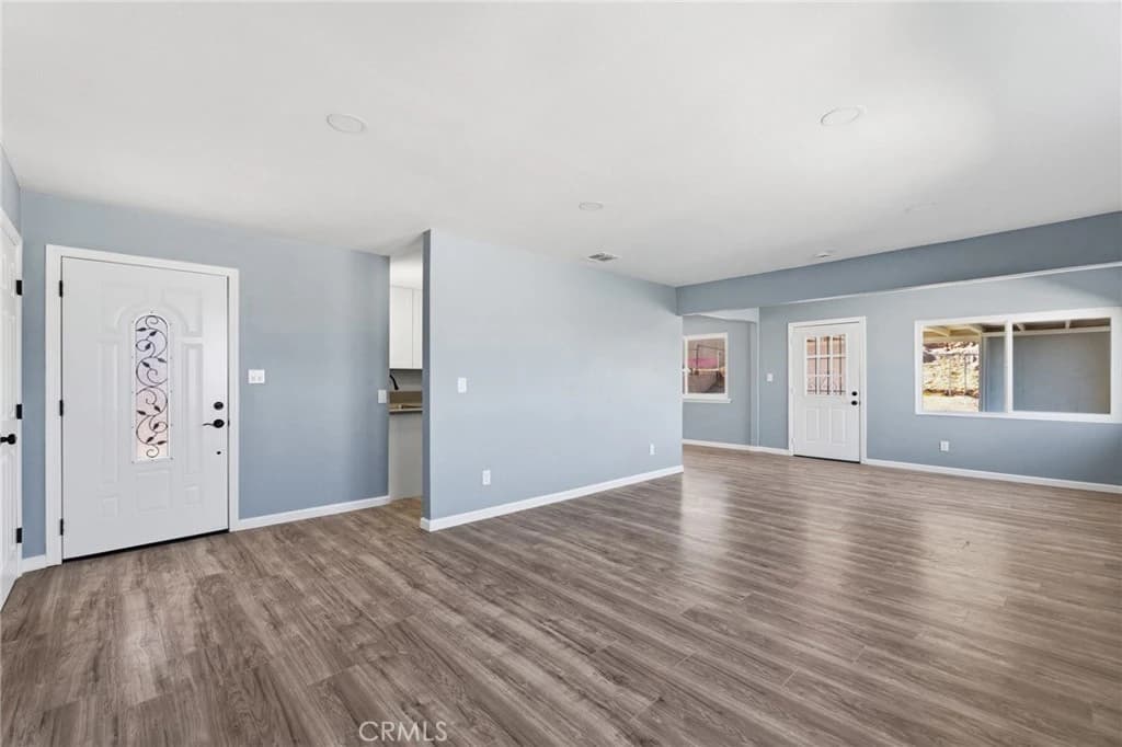 937 E Elizabeth St — property photo 1