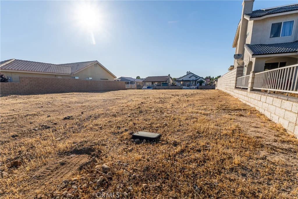 26390 Buccaneer Ln — property photo 3