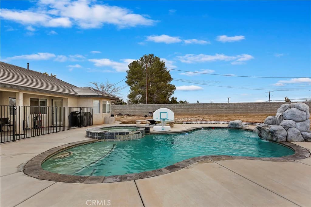 14545 Bonanza Rd, Victorville