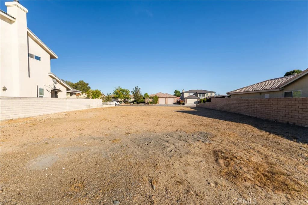 26390 Buccaneer Ln — property photo 5