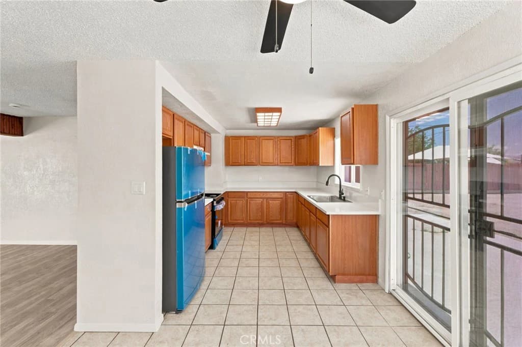 1148 E Virginia Way — property photo 6